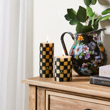 Cargar imagen en el visor de la galería, Check 6&quot; Black Pillar Candle