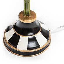 Cargar imagen en el visor de la galería, Flower Show Table Lamp