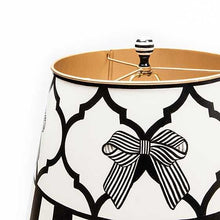 Cargar imagen en el visor de la galería, Flower Show Table Lamp