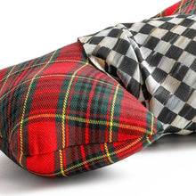 Cargar imagen en el visor de la galería, Scottie Shape Pillow