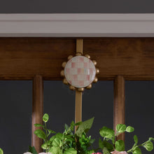 Cargar imagen en el visor de la galería, Rosy Check Wreath Hanger