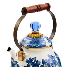 Cargar imagen en el visor de la galería, Royal English Garden 2 Quart Tea Kettle