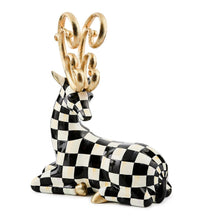 Cargar imagen en el visor de la galería, Courtly Noel Resting Deer