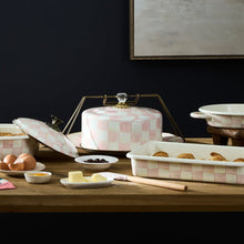Cargar imagen en el visor de la galería, Rosy Check Cake Carrier