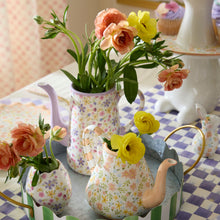 Cargar imagen en el visor de la galería, Posie Patch Ceramic Teapot Vases, Set of 2