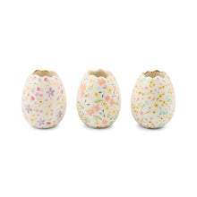 Cargar imagen en el visor de la galería, Posie Patch Ceramic Egg Vases, Set of 3
