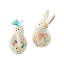 Cargar imagen en el visor de la galería, Posie Patch Rabbit Salt and Pepper Set