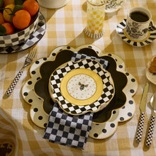Cargar imagen en el visor de la galería, Black Petal Dinner Plate