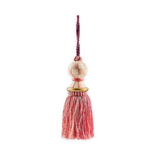 Cargar imagen en el visor de la galería, Rosy Check Tassel