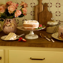 Cargar imagen en el visor de la galería, Wild Rose Mauve Small Pedestal Platter