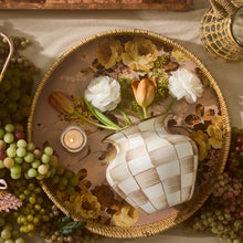 Cargar imagen en el visor de la galería, Wild Rose Mauve Enamel &amp; Rattan Round Tray