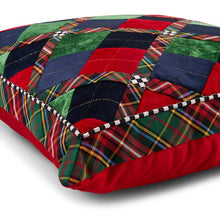 Cargar imagen en el visor de la galería, Timeless Tartan Throw Pillow