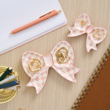 Cargar imagen en el visor de la galería, Rosy Check Bow Trinket Dishes, Set of 2