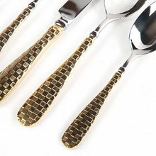 Cargar imagen en el visor de la galería, Gold Check Flatware - 5 Piece Place Setting