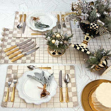 Cargar imagen en el visor de la galería, Gold Check Flatware - 5 Piece Place Setting