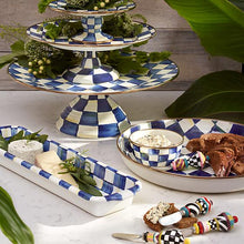 Cargar imagen en el visor de la galería, Royal Check Pedestal Platter - Large