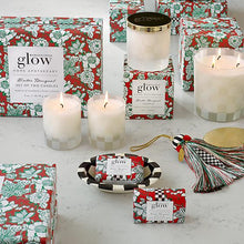 Cargar imagen en el visor de la galería, Winter Bouquet Candle - 8 oz.