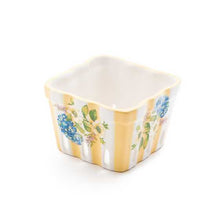 Cargar imagen en el visor de la galería, Wildflowers Small Berry Basket - Yellow